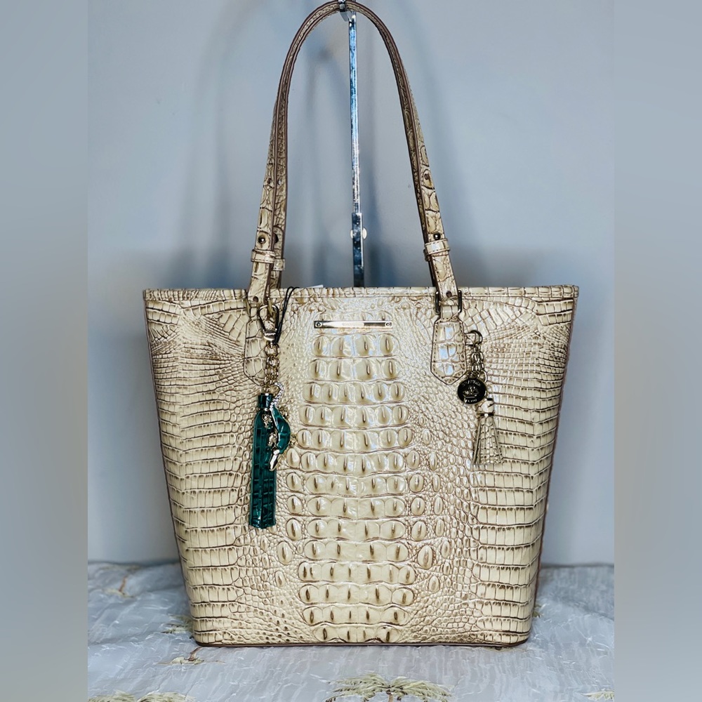 Brahmin Croc Emerald Tassel & Full-size Asher Tote in Sand NWT